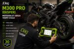 Motosiklet ustası JDiag M300 Pro Eksper ile profesyonel arıza tespiti yaparken